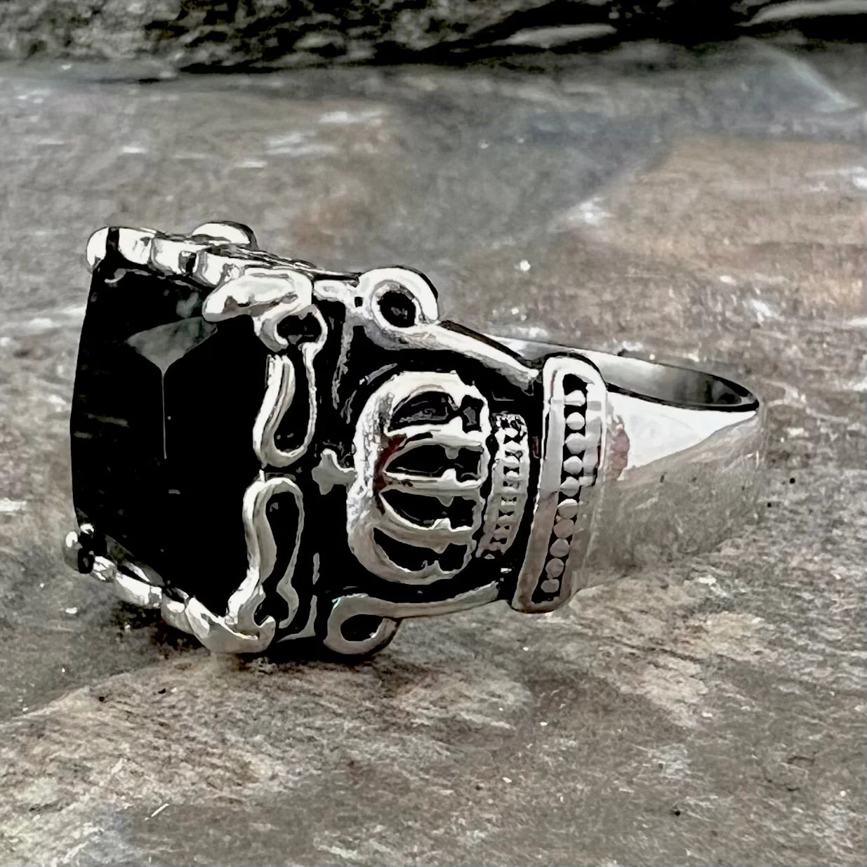 "Black Stone" - Crown Ring - Black Stone - R54 - Image 3