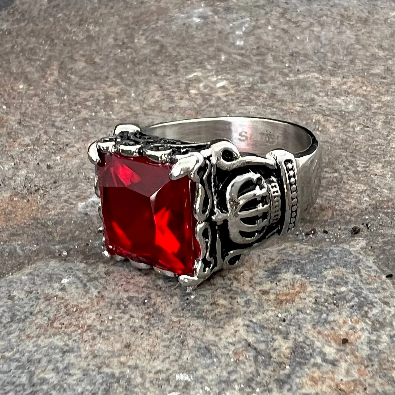 "Red Stone" Crown Ring - Red Stone - R55 - Image 4