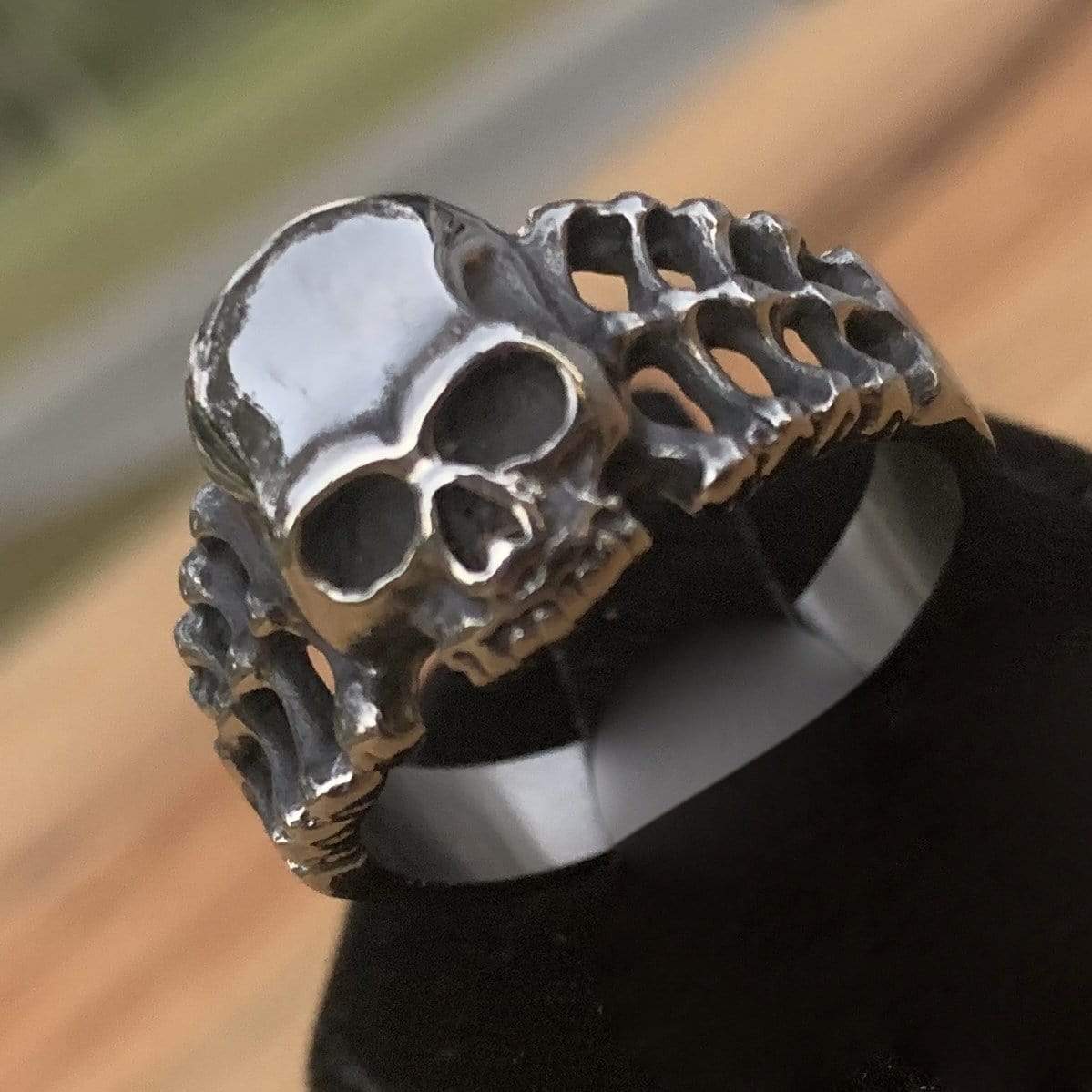 Skull Ring W/ Bones - Silver - R66 - Image 3